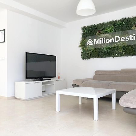 Milion Destiny Villa Playa Оропеса дел Мар Екстериор снимка